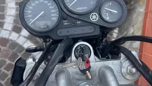 Yamaha FZS 600 Fazer (1998 - 01)  (5)