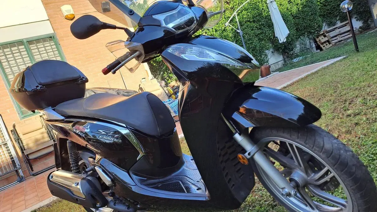 Honda SH 300 i ABS (2016 - 20)  (3)