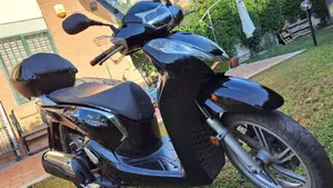 Honda SH 300 i ABS (2016 - 20)  (3)