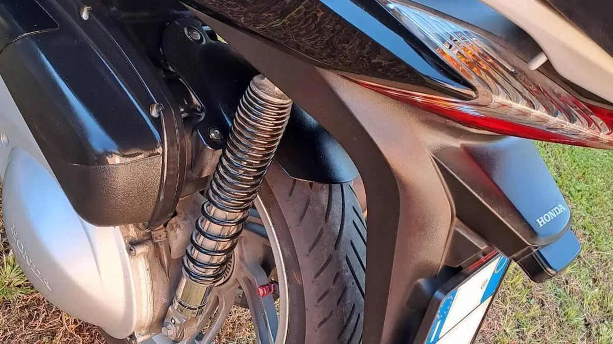 Honda SH 300 i ABS (2016 - 20)  (6)