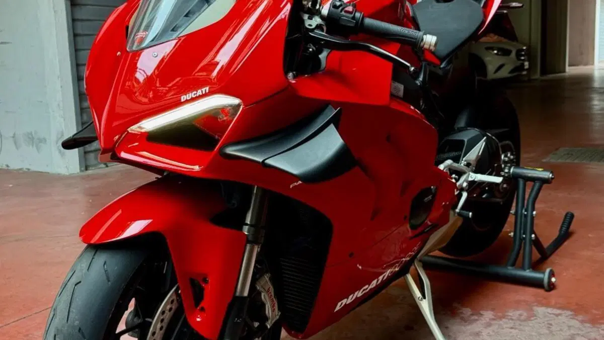 Ducati Panigale V4 1100 (2021)  (2)