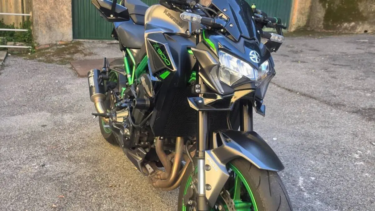 Kawasaki Z 900 (2021 - 24)  (2)
