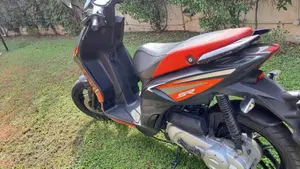 Aprilia SR 50 Motard 2T (2018 - 20)  (3)