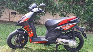 Aprilia SR 50 Motard 2T (2018 - 20) 