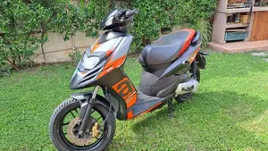 Aprilia SR 50 Motard 2T (2018 - 20)  (5)