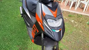 Aprilia SR 50 Motard 2T (2018 - 20)  (6)