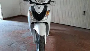 Honda SH 125 i (2009 - 12)  (2)