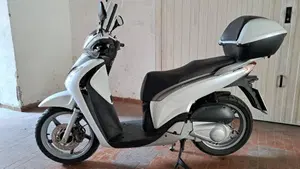 Honda SH 125 i (2009 - 12)  (3)