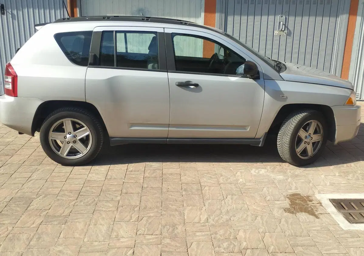 Jeep Compass 2.0 Turbodiesel Limited (6)