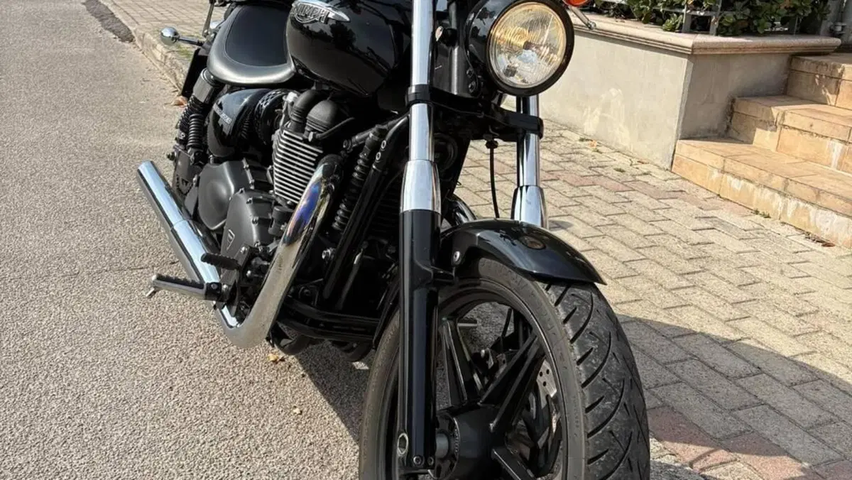 Triumph Speedmaster 865 (2010 - 17)  (2)