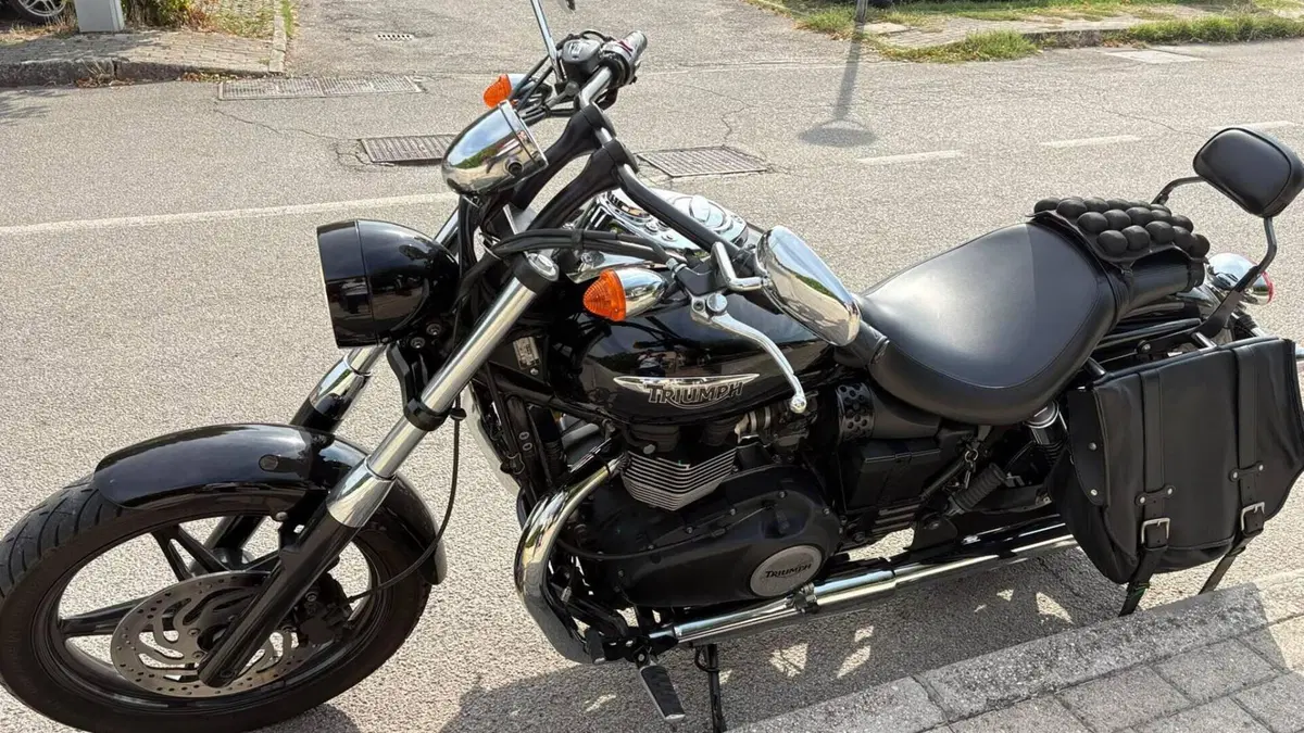 Triumph Speedmaster 865 (2010 - 17)  (4)