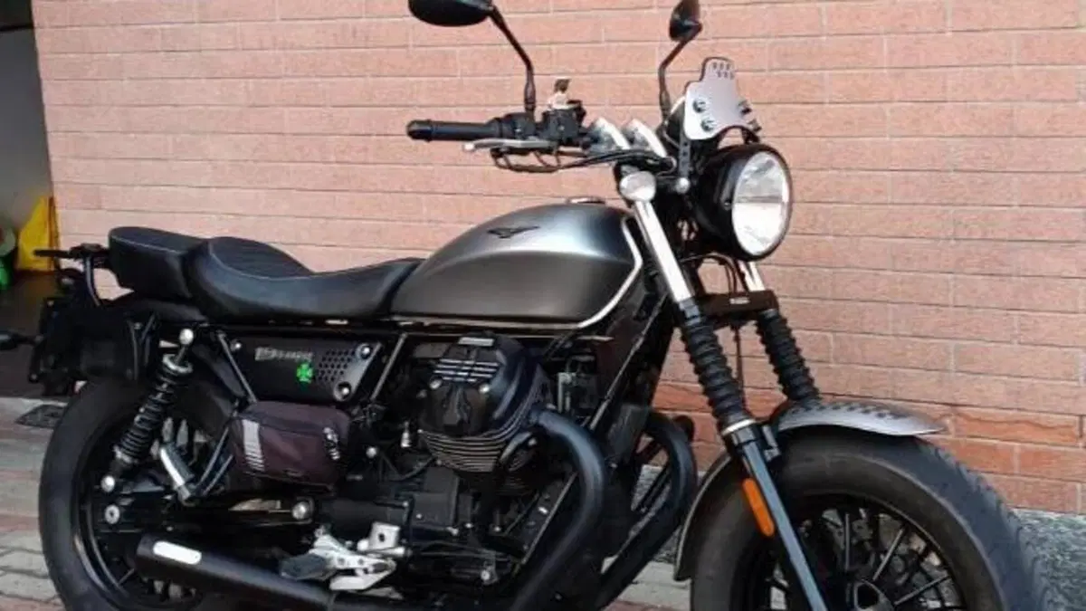 Moto Guzzi V9 Bobber (2018 - 20) 