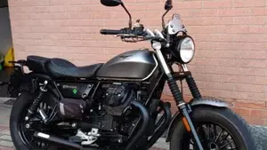 Moto Guzzi V9 Bobber (2018 - 20) 