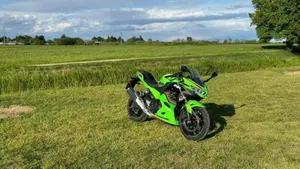 Kawasaki Ninja 400 (2023)  (2)