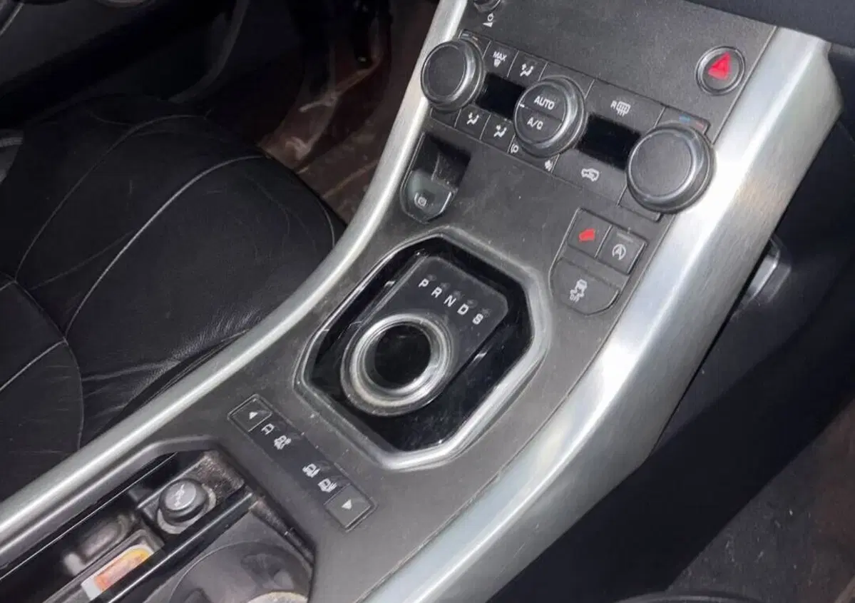 Land Rover Range Rover Evoque 2.2 TD4 5p. Pure Tech Pack Launch Edition (6)
