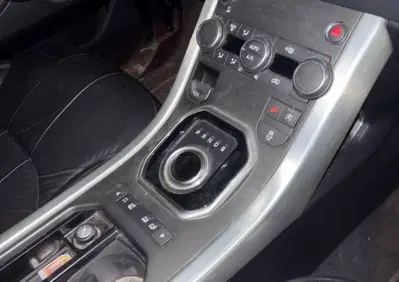 Land Rover Range Rover Evoque 2.2 TD4 5p. Pure Tech Pack Launch Edition (6)