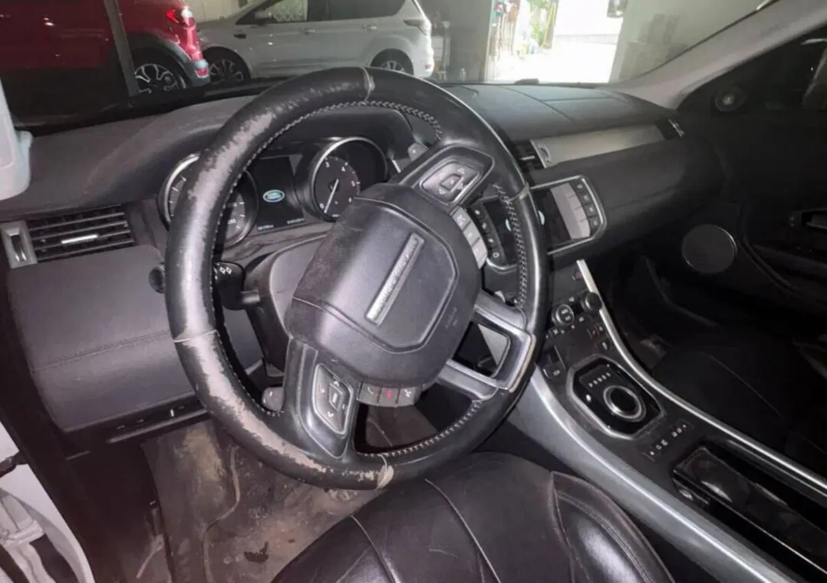 Land Rover Range Rover Evoque 2.2 TD4 5p. Pure Tech Pack Launch Edition (7)