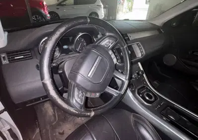 Land Rover Range Rover Evoque 2.2 TD4 5p. Pure Tech Pack Launch Edition (7)
