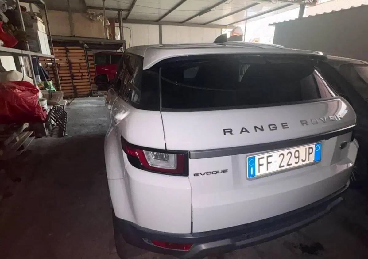 Land Rover Range Rover Evoque 2.2 TD4 5p. Pure Tech Pack Launch Edition (3)
