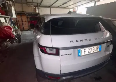 Land Rover Range Rover Evoque 2.2 TD4 5p. Pure Tech Pack Launch Edition (3)