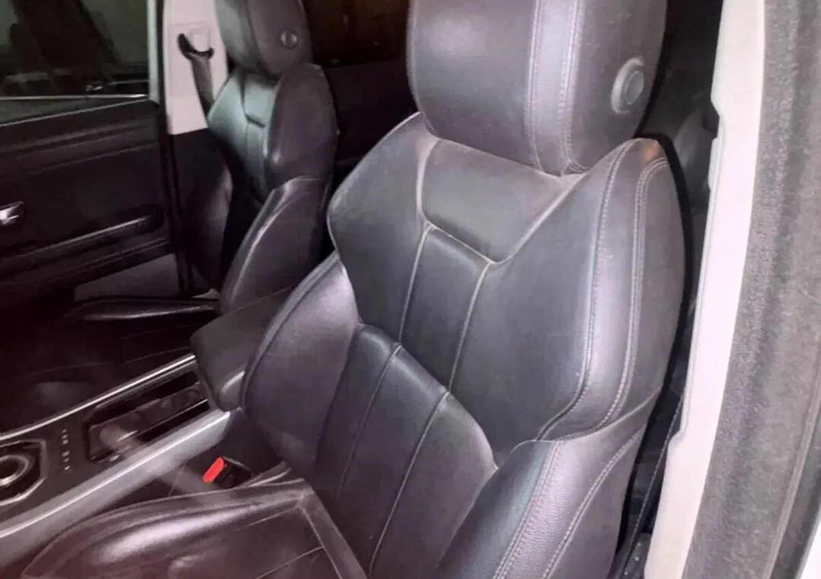 Land Rover Range Rover Evoque 2.2 TD4 5p. Pure Tech Pack Launch Edition (11)