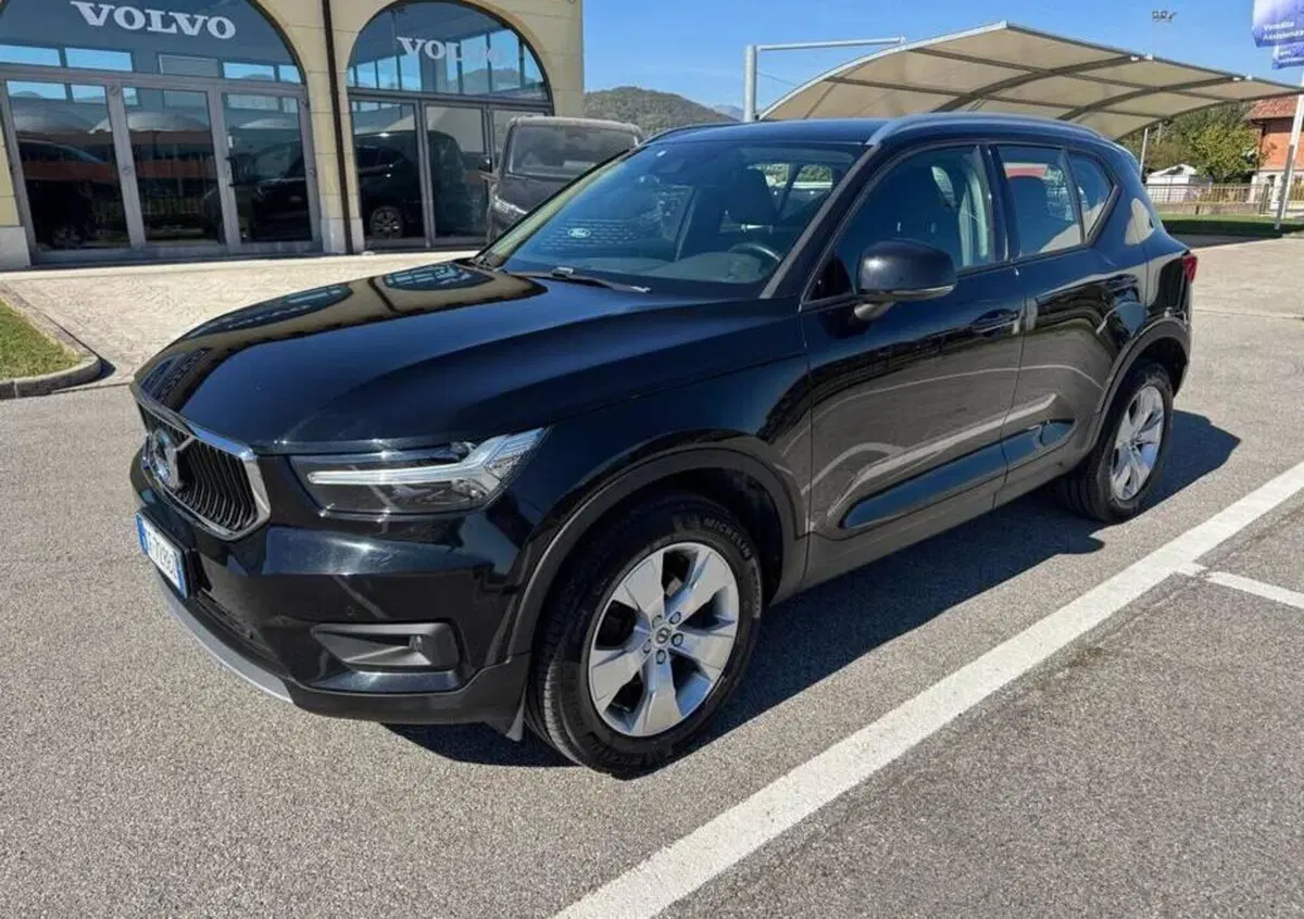 Volvo XC40 T2 Geartronic Momentum Pro