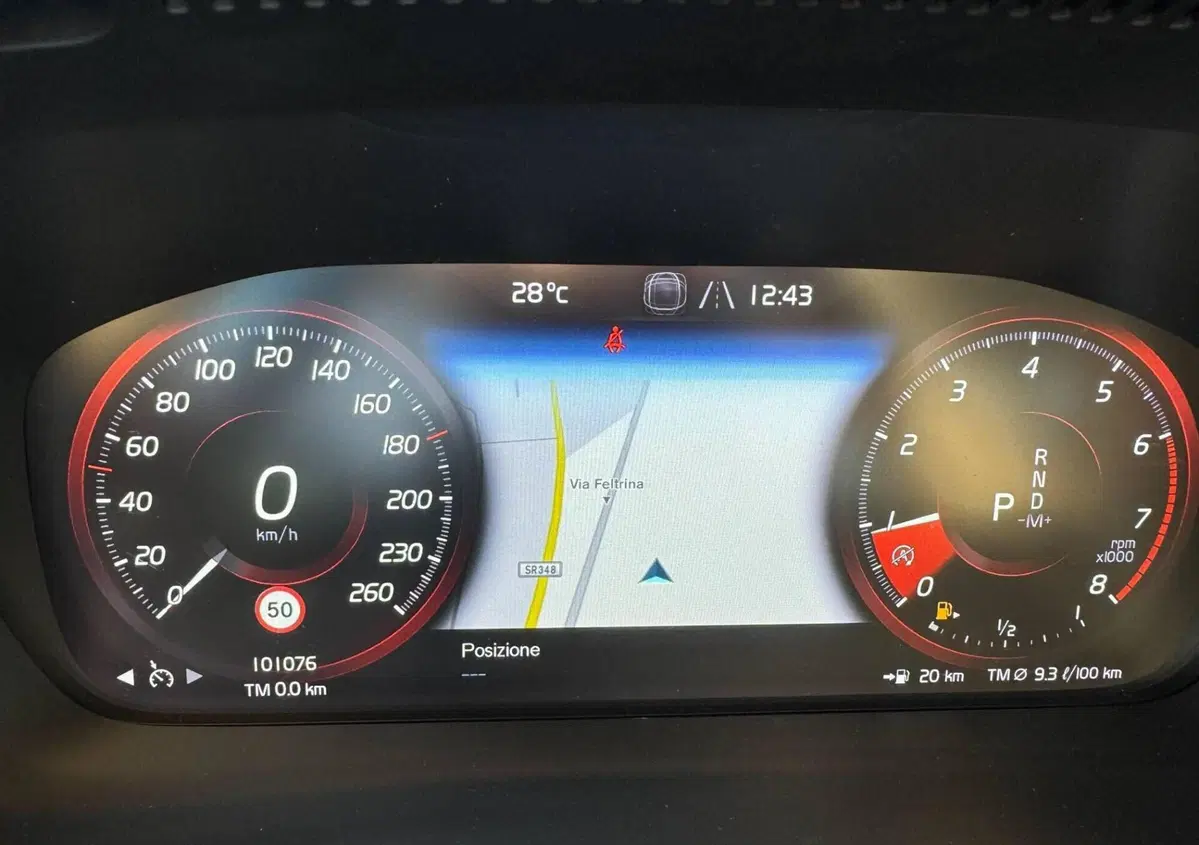Volvo XC40 T2 Geartronic Momentum Pro (15)