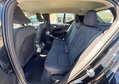 Volvo XC40 T2 Geartronic Momentum Pro (12)