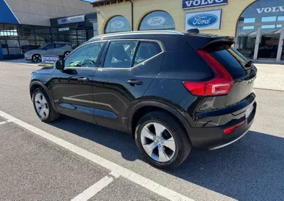 Volvo XC40 T2 Geartronic Momentum Pro (4)