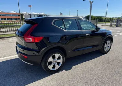 Volvo XC40 T2 Geartronic Momentum Pro (3)