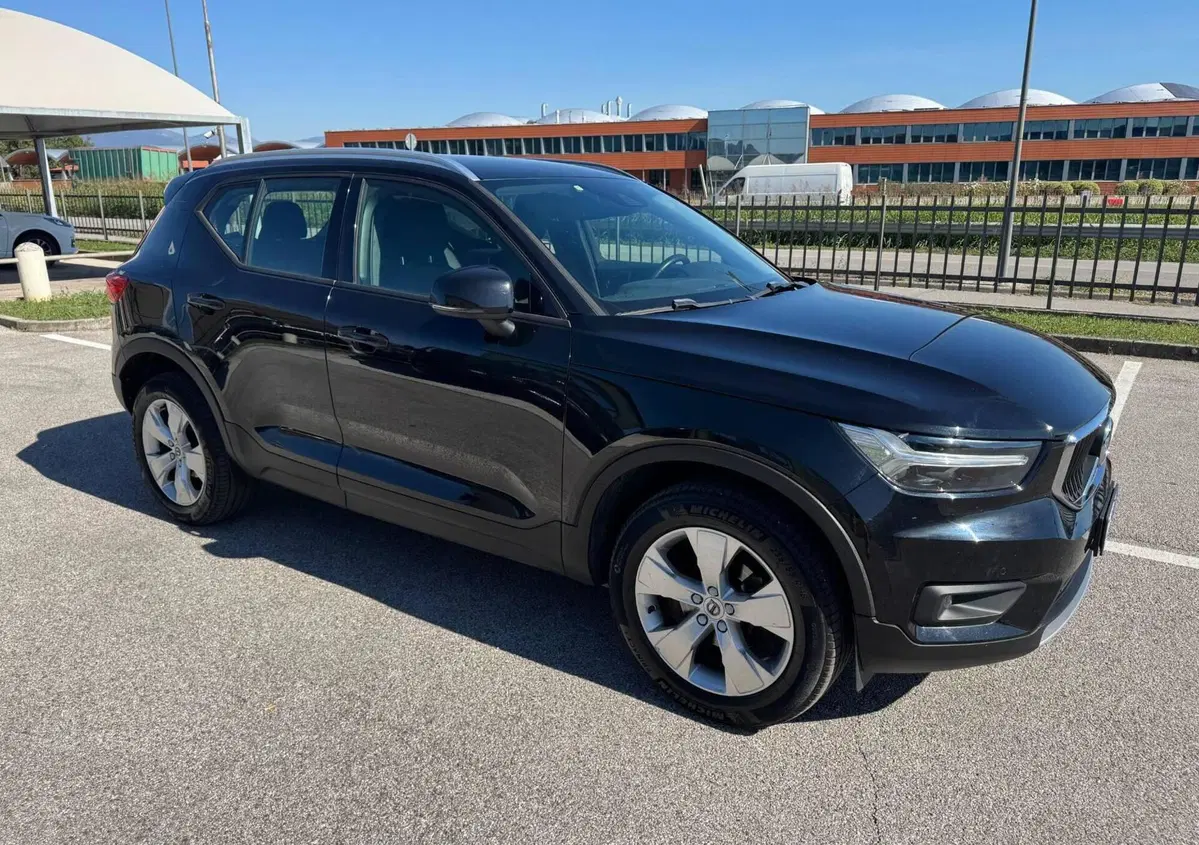 Volvo XC40 T2 Geartronic Momentum Pro (2)