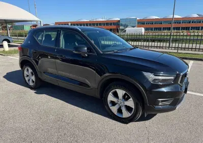 Volvo XC40 T2 Geartronic Momentum Pro (2)