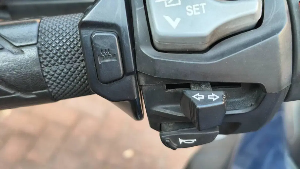 Suzuki V-Strom 1050SE (2023 - 24)  (9)