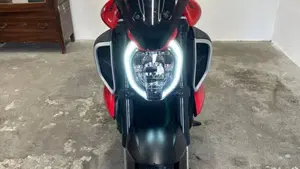 Ducati Diavel V4 (2023 - 26)  (2)