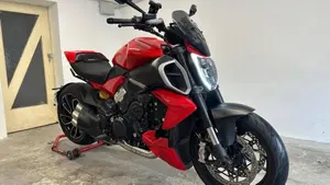 Ducati Diavel V4 (2023 - 26)  (6)