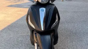 Piaggio Beverly 300 i.e. ABS-ASR (2016 - 20)  (3)