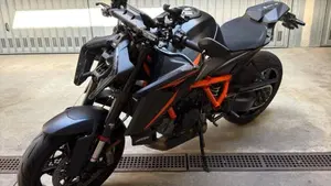 KTM 1390 Super Duke R (2024 - 26)  (2)