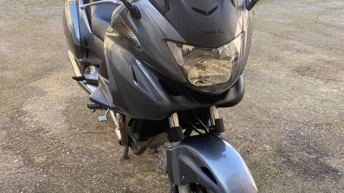 Honda Deauville 700   (4)