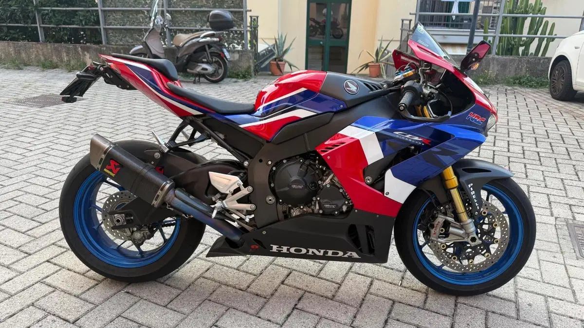 Honda CBR 1000 RR-R Fireblade SP (2020 - 21)  (2)