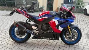 Honda CBR 1000 RR-R Fireblade SP (2020 - 21)  (2)