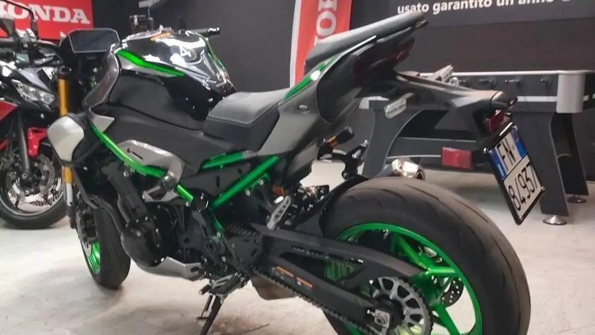 Kawasaki Z 900 SE (2025 - 27)  (4)