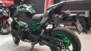 Kawasaki Z 900 SE (2025 - 27)  (4)