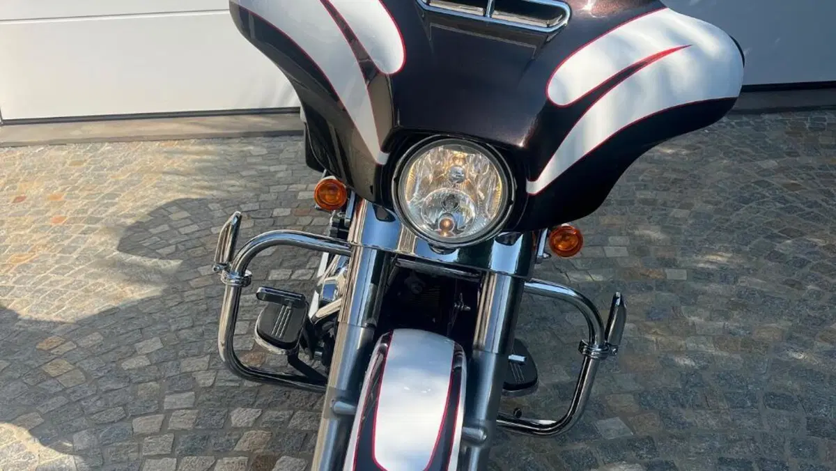 Harley-Davidson 1690 Street Glide Special (2014 - 16) - FLHX 