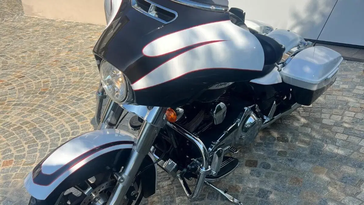 Harley-Davidson 1690 Street Glide Special (2014 - 16) - FLHX  (3)