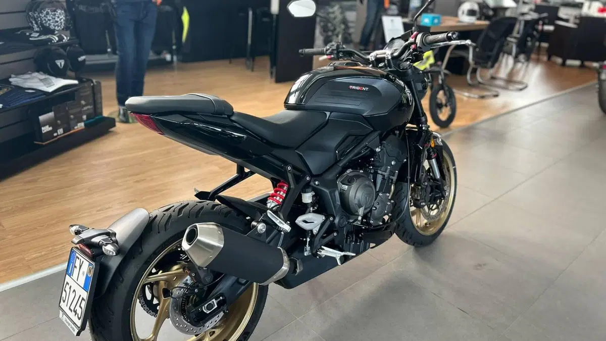 Triumph Trident 800 (2026)  (2)