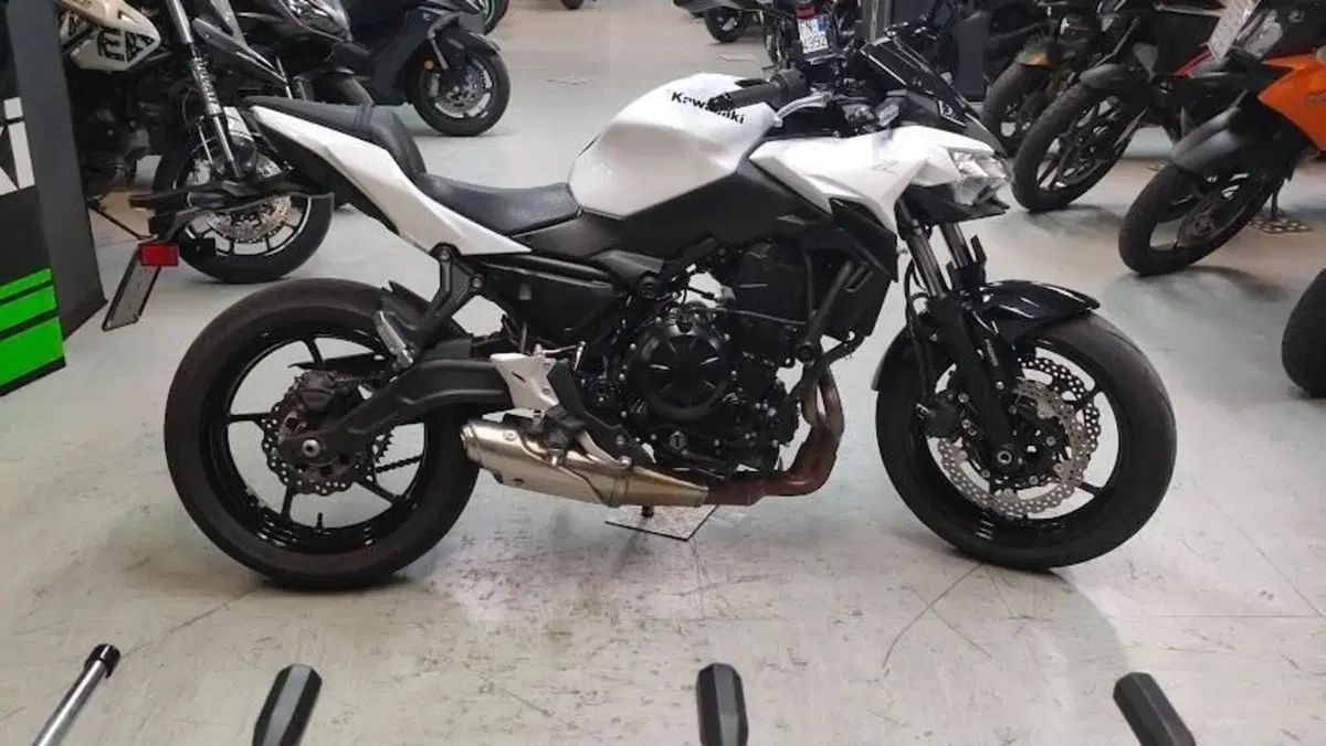 Kawasaki Z 650 (2025 - 27)  (6)