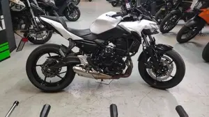 Kawasaki Z 650 (2025 - 27)  (6)