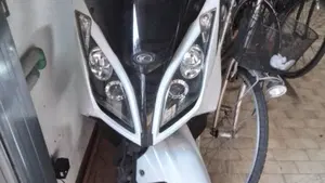 Kymco Downtown 300i (2009 - 17) 