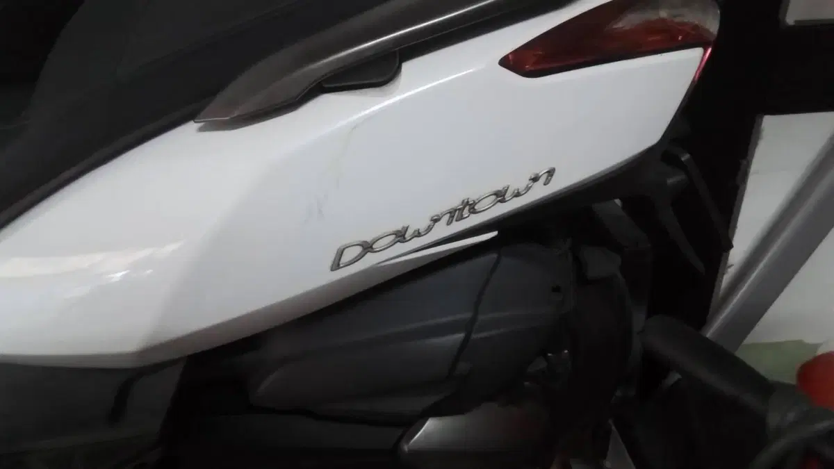 Kymco Downtown 300i (2009 - 17)  (2)