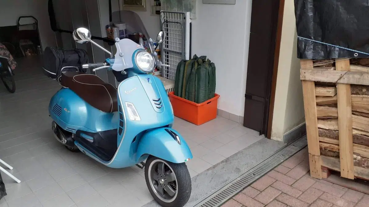 Vespa GTS 300 ABS Settantesimo (2016)  (4)